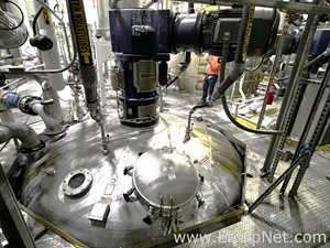 SFI 12.000 Gallon Stainless Steel Mix Tank Mounted on Legs With Heat Exchanger And Pumps