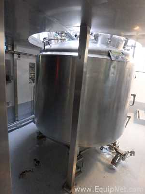 Tanque de Mezclado Vertical de Acero Inoxidable Capacidad 500 Gal marca DCI