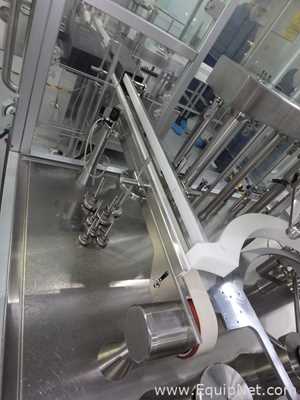 Maquina Monobloque de Llenado-Tapado de Frasco marcaRomacoMacofar modeloLVI4 con Equipos Perifericos