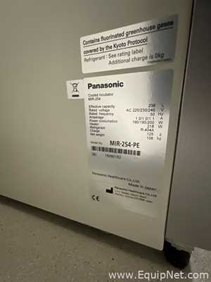 Incubadora Panasonic MIR-254-PE.  238 Litros