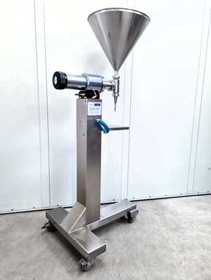 Tecno Fluss VM 300 Liquid Filling Machine