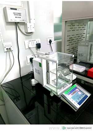 Lot of Laboratory Equipment: Balances, Dissolution Systems, Density Meter and HPLCs