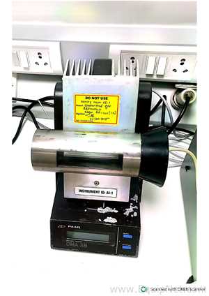 Lot of Laboratory Equipment: Balances, Dissolution Systems, Density Meter and HPLCs