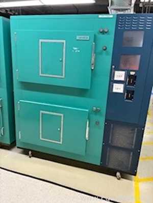 Conviron E7-2 Environmental Chamber