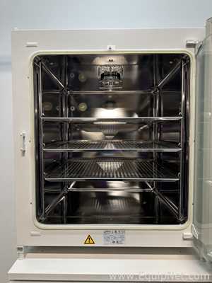 Incubadora Thermo Scientific HERAcell 240i