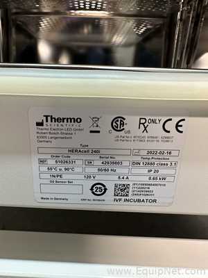 Incubadora Thermo Scientific HERAcell 240i
