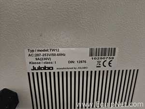Banho Maria e Circulador Julabo TW12