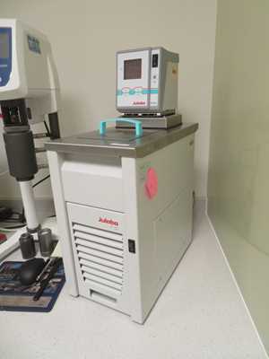 Banho Maria e Circulador Julabo F25