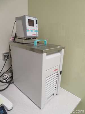 Banho Maria e Circulador Julabo F25