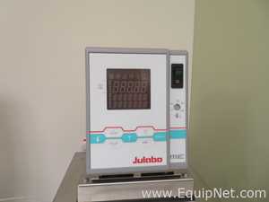 Banho Maria e Circulador Julabo F25