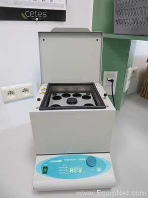 Labnet International VorTemp 1550 Shaking Incubator