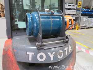 Empilhadeira Toyota 02-8FGF20