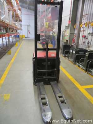 Toyota BT Staxio SWE120 Electric Pallet Stacker