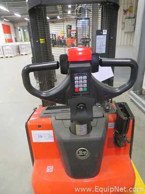 Manipulação de Material Toyota SWE120L