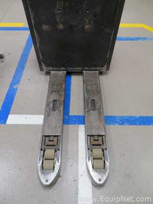 Macaco de Paletes Toyota Requisitos de Ar 2400 KGS