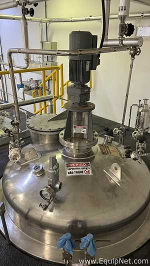 Fermentation and Bioprocess Platform with 4,000 L and 3,000 L Reactors