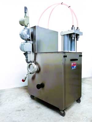 OMMI MOD. C1 - Liquid filling machine