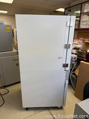Estufa a Vácuo Yamato Scientific DP63C
