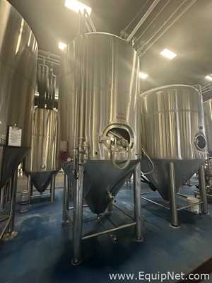 Tanque de Almacenamiento Vertical de Acero Inoxidable Capacidad aproximadamente 50 bbl