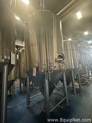 Tanque de Almacenamiento Vertical de Acero Inoxidable Capacidad aproximadamente 50 bbl
