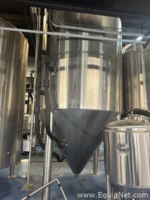 Tanque de Almacenamiento Vertical de Acero Inoxidable Capacidad aproximadamente 80 bbl marca JVNW