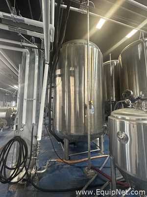 Tanque de Almacenamiento Vertical de Acero Inoxidable Capacidad aproximadamente 80 bbl