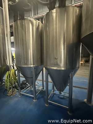 Tanque de Almacenamiento Vertical de Acero Inoxidable Capacidad Aproximadamente 10 bbl marca ABT