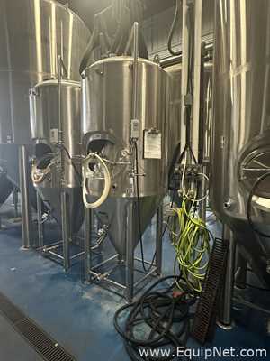 Tanque de Almacenamiento Vertical de Acero Inoxidable Capacidad Aproximadamente 10 bbl marca ABT
