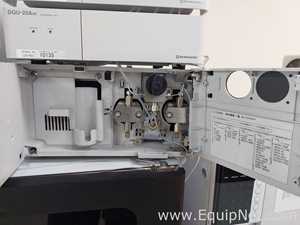 HPLC Shimadzu SIL-30ACMP