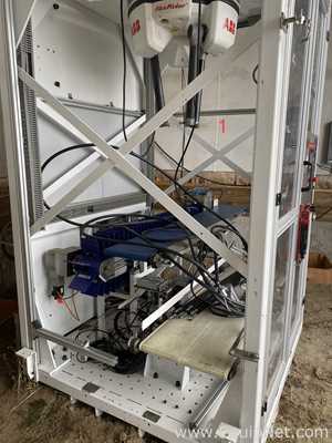 Two ABB IRB 360 FlexPicker Robots with Dual Controller