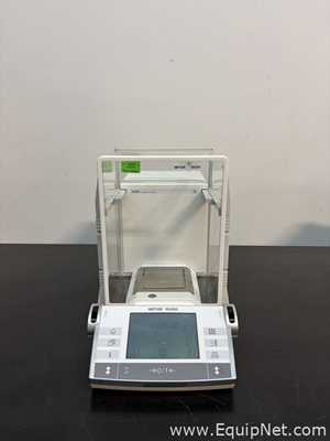Lot of  Mettler Toledo AX504 Delta Range and AX205 Balance