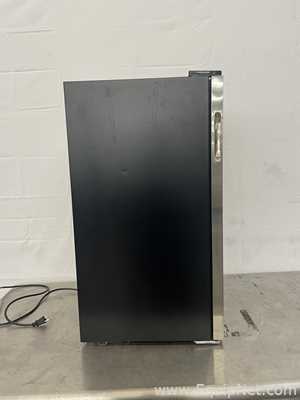 Refrigeradores Edgestar BWC120SSLT