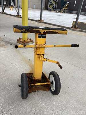 Lot Of Fourteen Various Trailer Stands