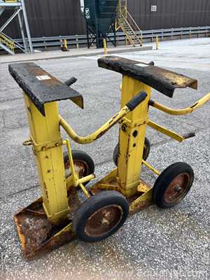 Lot Of Fourteen Various Trailer Stands