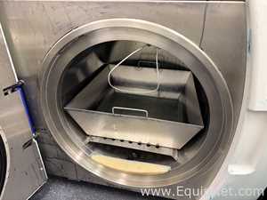 Systec DE-100 Horizontal Autoclave