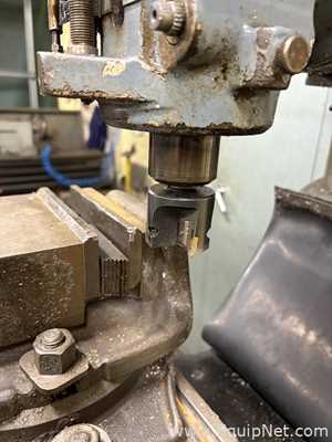 Clausing Kondia FV-1 Vertical Knee Milling Machine