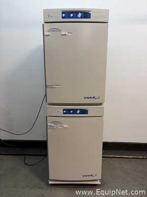 VWR 3074 Double Stacked 6.5 cubic foot Water-Jacketed CO2 Laboratory Incubators