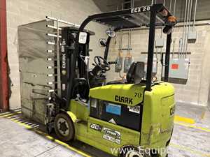 Empilhadeira Clark ECX 20 Type EL