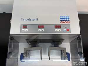 Qiagen TissueLyser II Tissue Processor