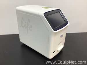 Applied Biosystems QuantStudio 3D Digital PCR System With QuantStudio 3D Digital PCR Chip Loader