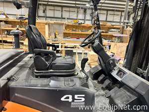 Empilhadeira Doosan Infracore G45S-7