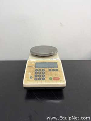 Lot of 3 Balances