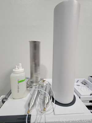 Agilent Technologies 6230 TOF LC/MS  Spectrometer with Agilent 1260 and 1290 Series HPLC System