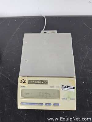 Lot of 2 Mettler Toledo PB302 Balances