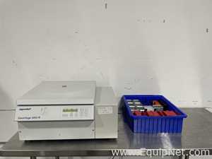 Eppendorf Centrifuge 5810 R Laboratory Centrifuge with Accessories