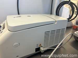 Eppendorf 5424R Refrigerated Laboratory Centrifuge