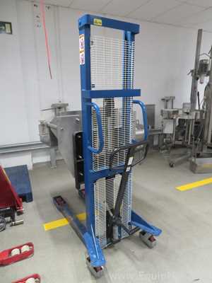 AMET Manual Lift For Hopper- Kugler Line 12