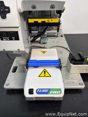 Nautilus Systems PR100i Print-and-Apply Labeling System