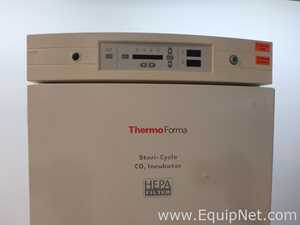 Thermo Scientific 370 Forma Steri-Cycle CO2 Double Stack Incubator
