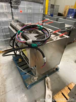 未使用的Vulcan 3ER50AF 150磅3单元电地板炸锅系统与模拟控制和KleenScreen